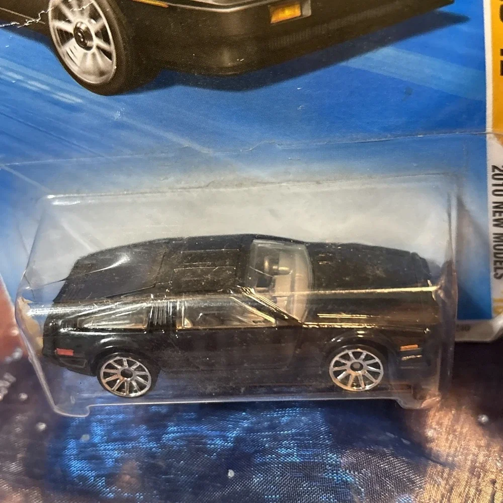 New (8) Hot Wheels Cool Classics‎ Diecast Car
